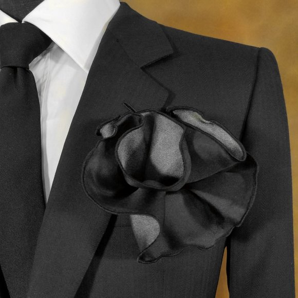 NEW - 100% Silk - Two Sided Black & Charcoal Pouf Round Pocket Square - Picture 3 of 10